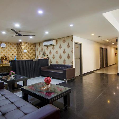 Treebo Noida Express Hotel Екстериор снимка