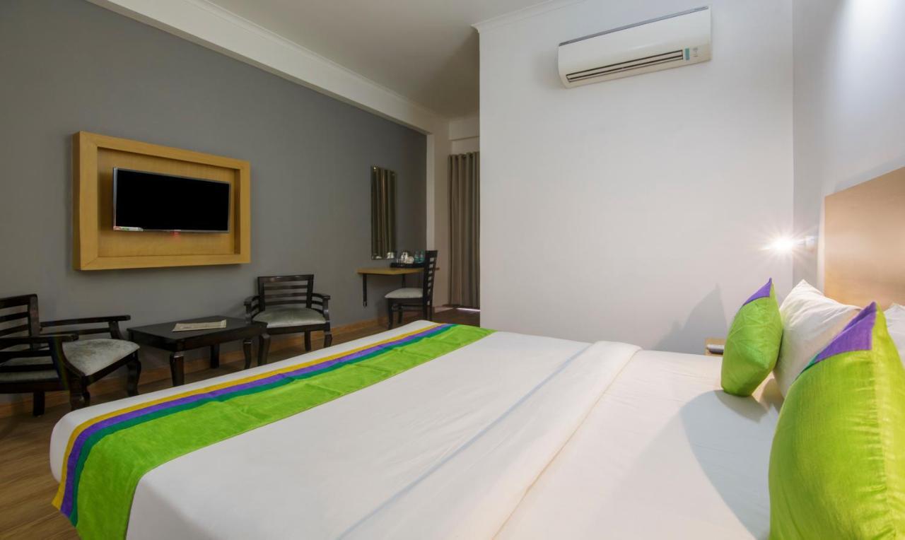 Treebo Noida Express Hotel Екстериор снимка