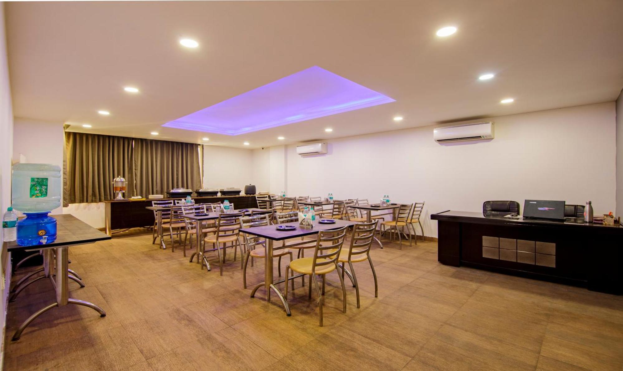 Treebo Noida Express Hotel Екстериор снимка