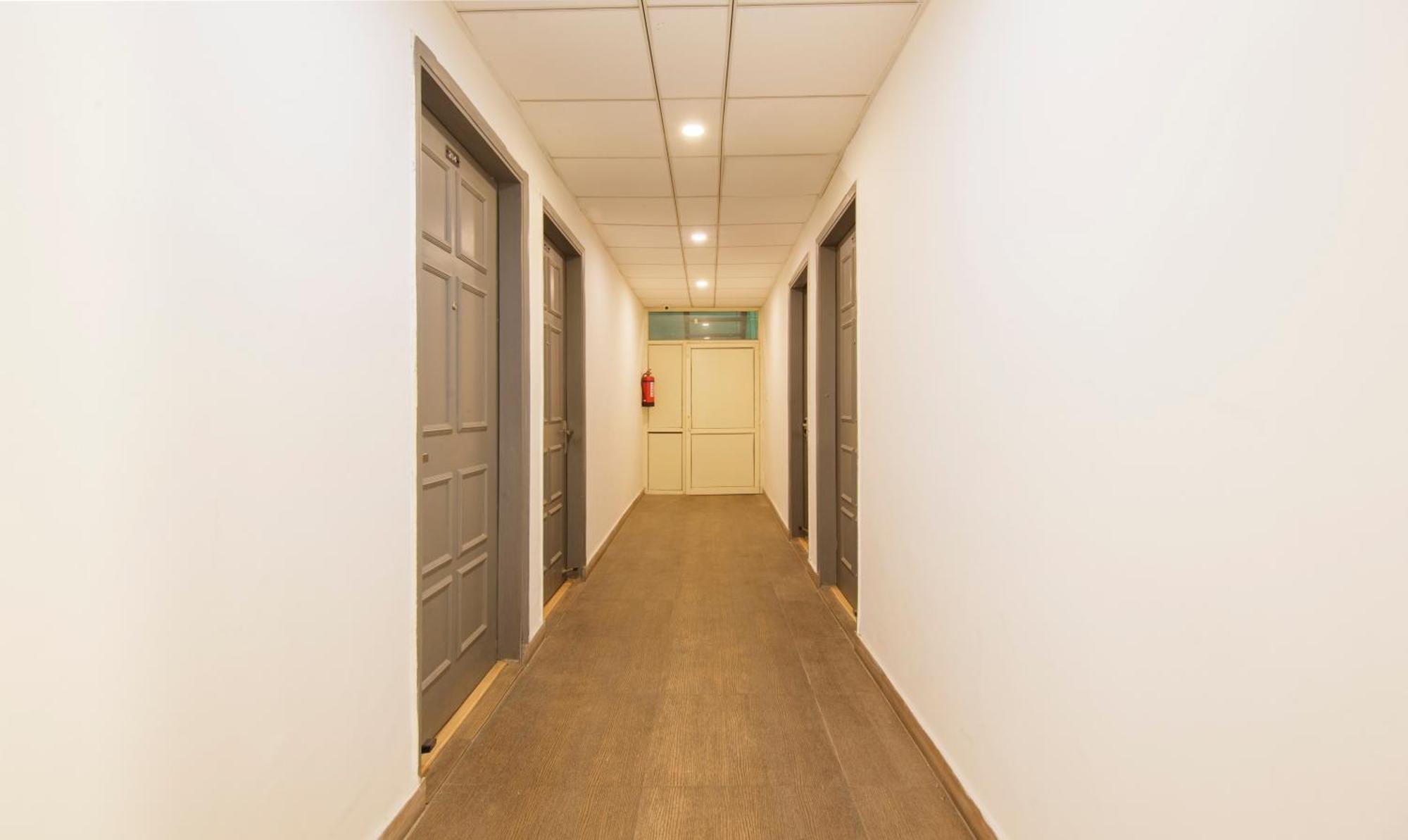 Treebo Noida Express Hotel Екстериор снимка
